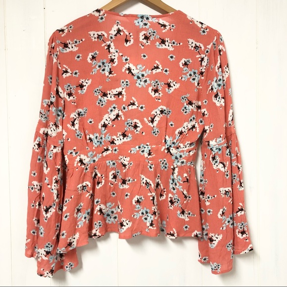 Jack by BB Dakota Floral Bell Sleeve Blouse NWT - Picture 3 of 7